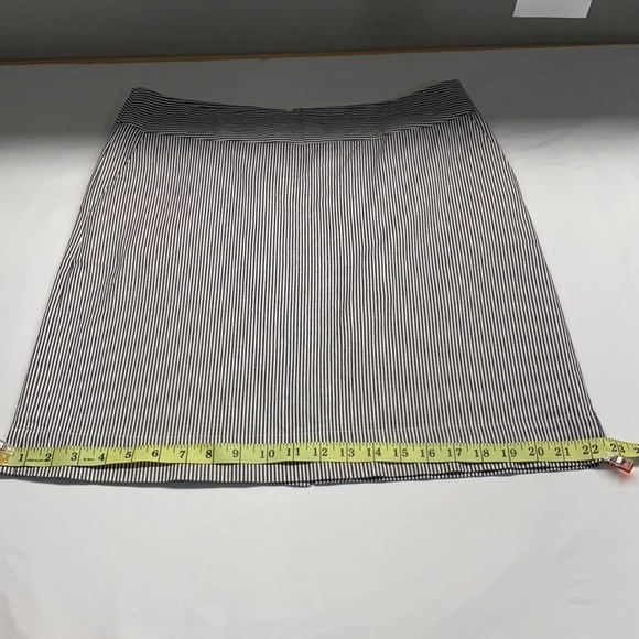 Talbots Cotton Skirt Striped Size 12P Grey and White Stripes - Picture 9 of 10